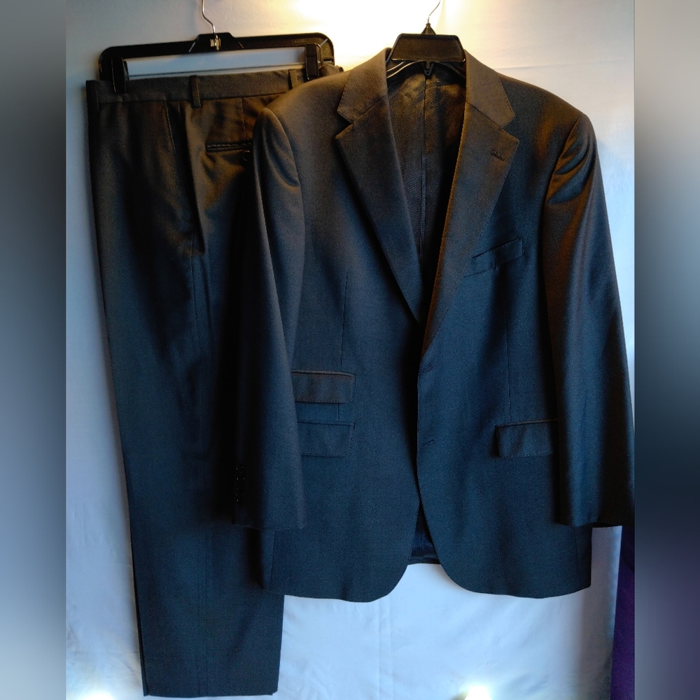Suits - Picture 11 of 11